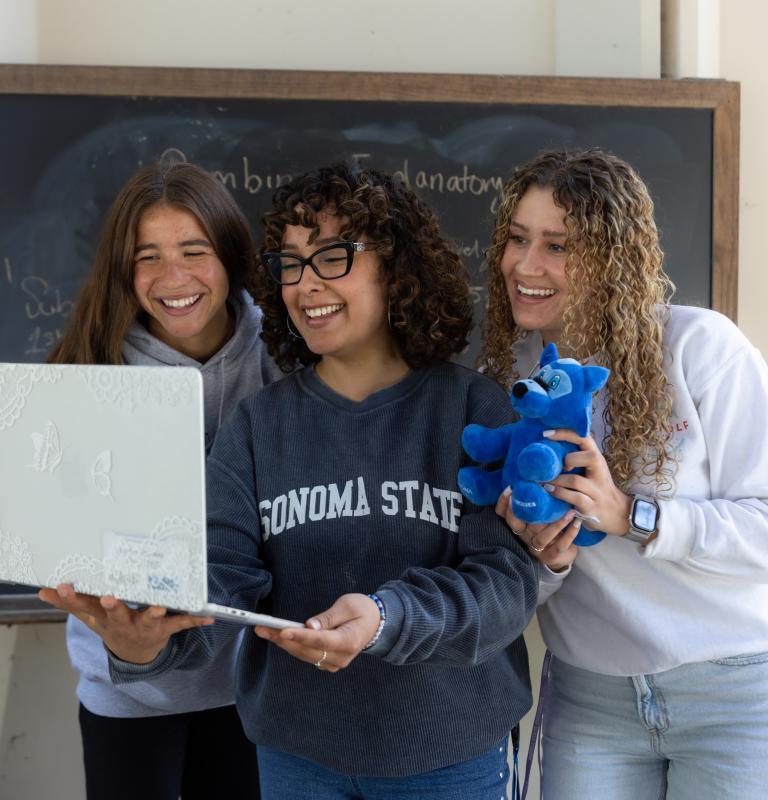 3 students looking for ways to give to SSU