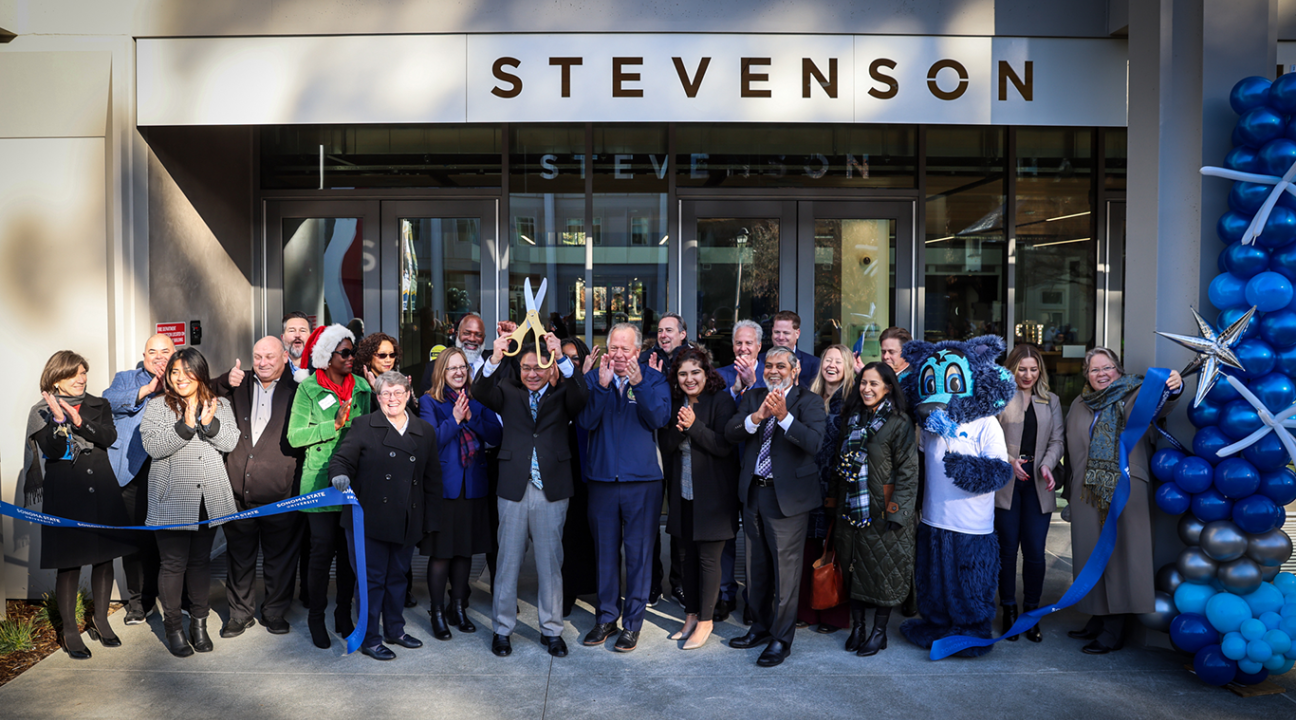 President Mike Lee cuts the ribbion to the newly renovated Stevenson Hall
