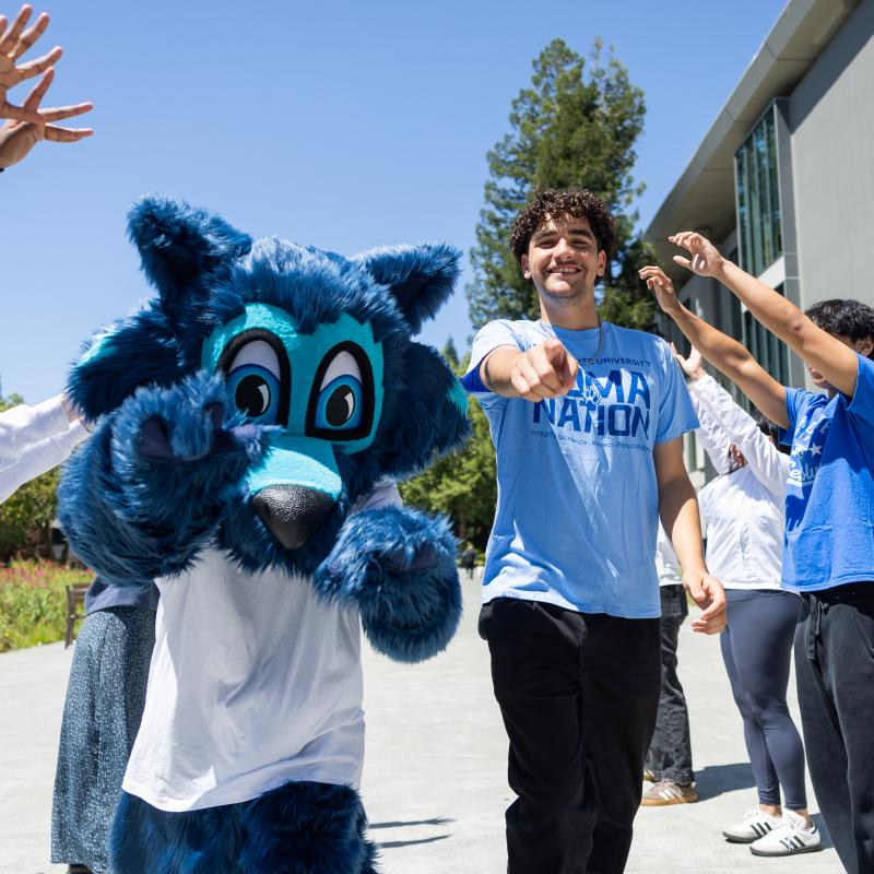 Lobo with students