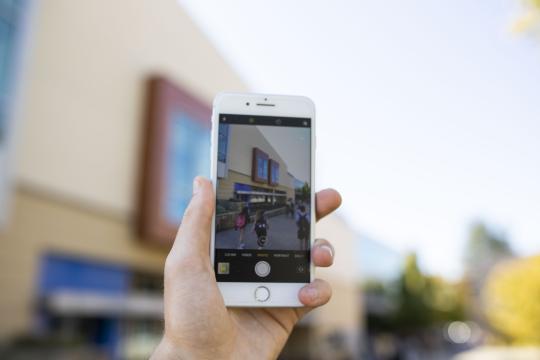phone in plaza